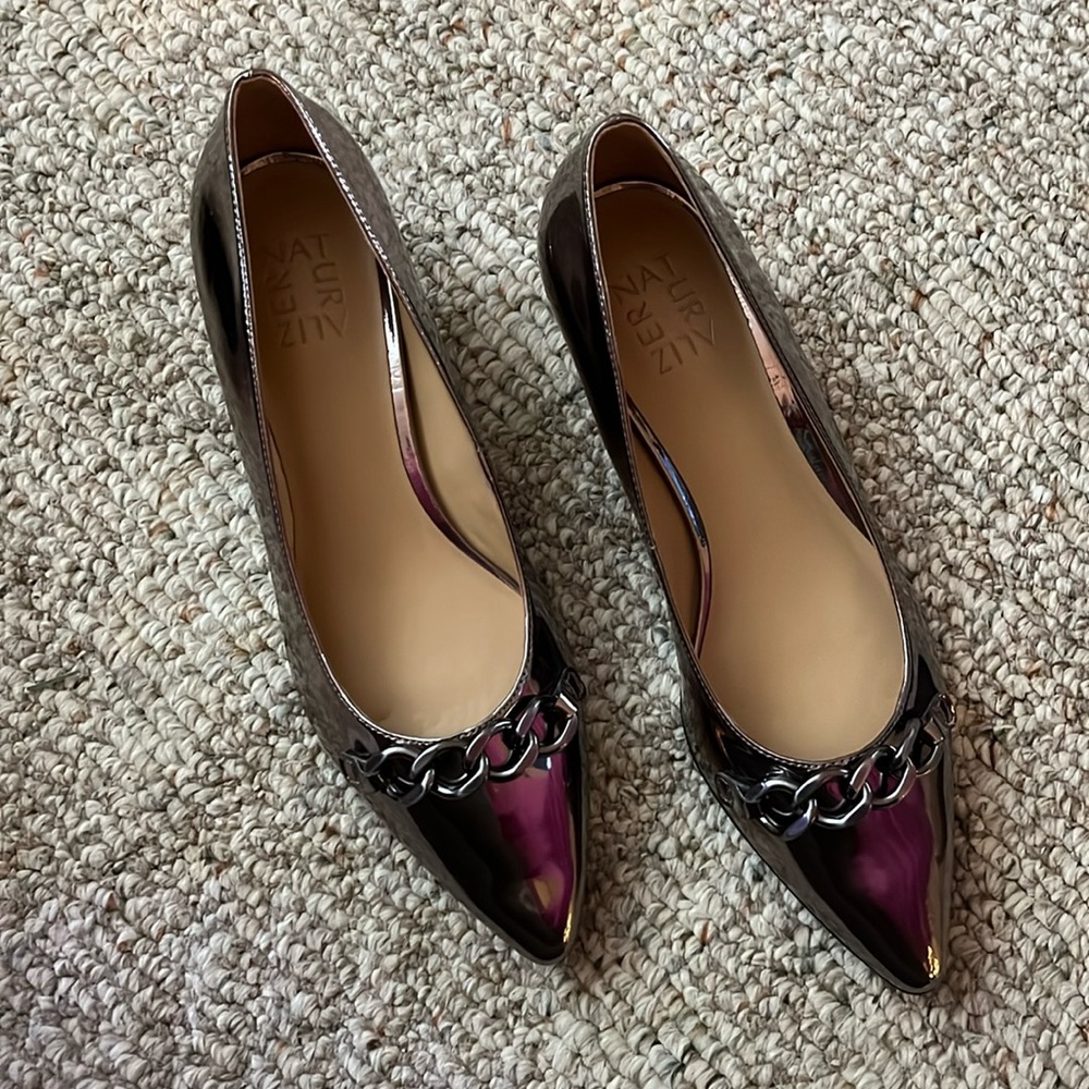 Naturalizer women’s Becca pointed toe low heel flat